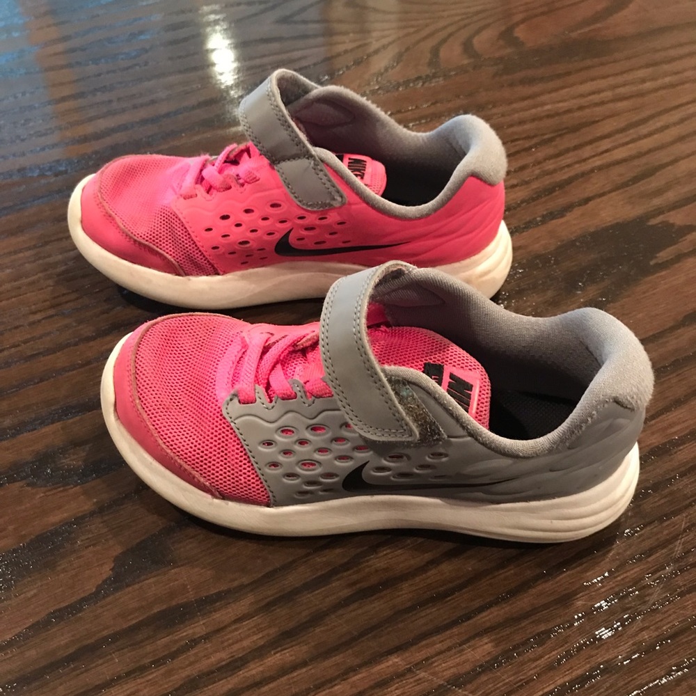 Little Girl Nike Sneakers Size 13